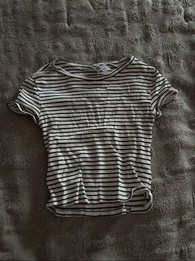 H&M White and Black Striped Ribbed Tee
